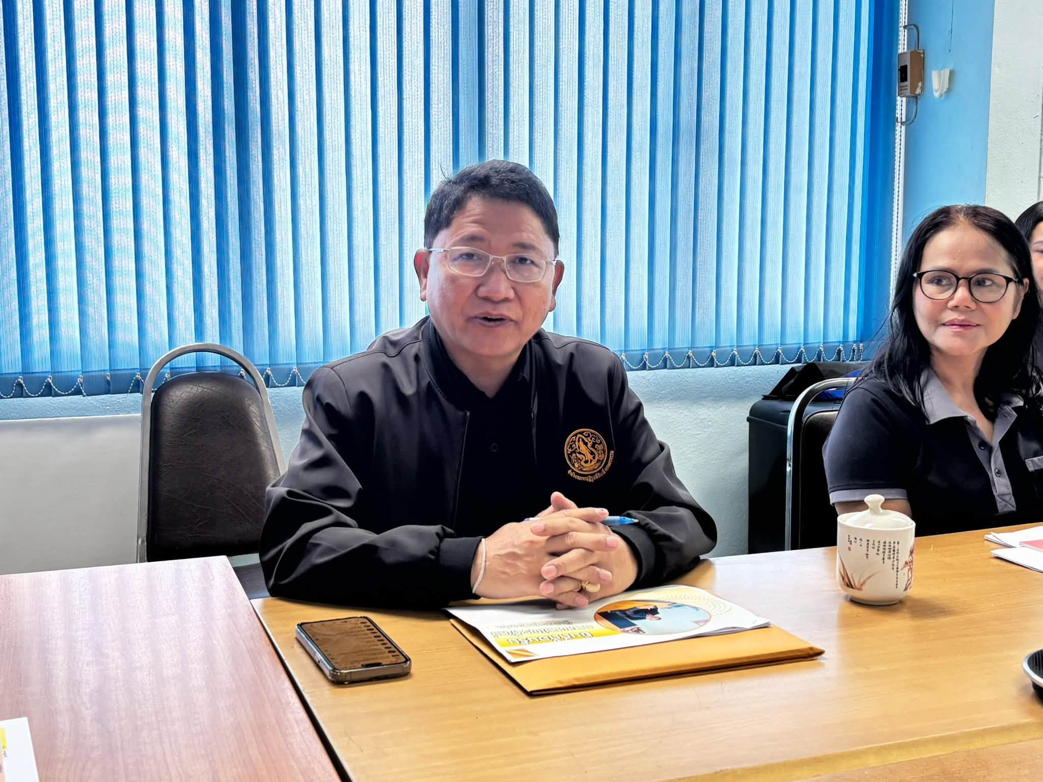 title - ผู้ตรวจราชการกรม ประชุมตรวจติดตามผลการดำเนินงาน ตามแผนการตรวจราชการ ของ ส.ป.ก. ประจำปีงบประมาณ พ.ศ.2569 รอบ 2 จังหวัดสุราษฎร์ธานี